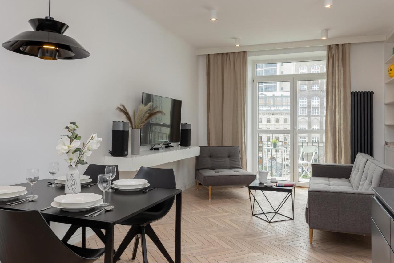 Trendy Apartment Marszalkowska With City View Near Ogrod Saski By Noclegi Renters Варшава Екстер'єр фото
