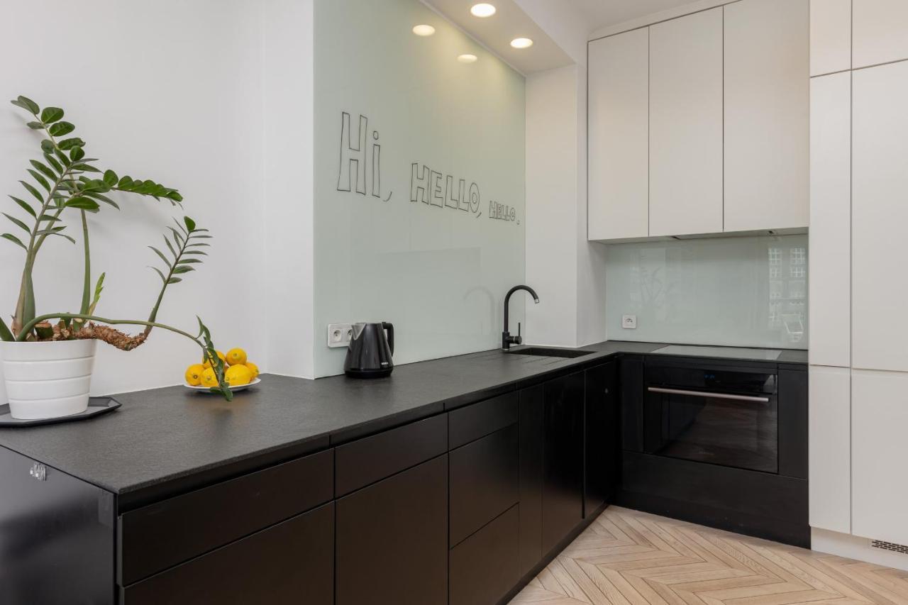 Trendy Apartment Marszalkowska With City View Near Ogrod Saski By Noclegi Renters Варшава Екстер'єр фото
